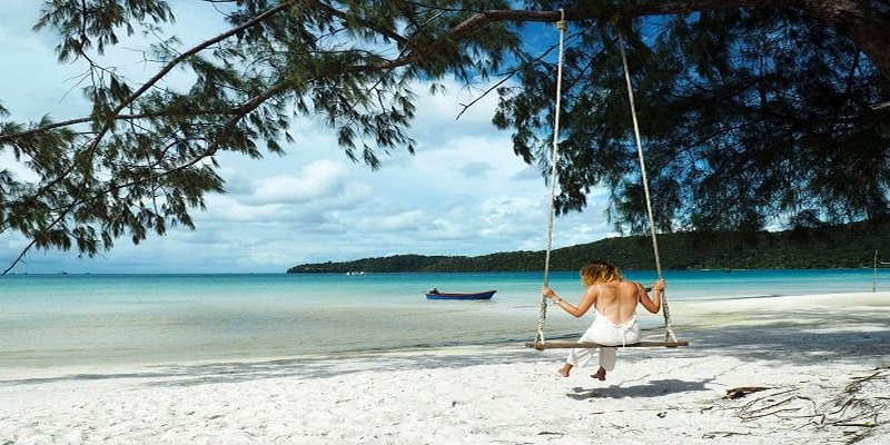 Đảo Koh Rong là thiên đường biển đảo thu hút hàng trăm lượt khách quốc tế đến nghỉ dưỡng
